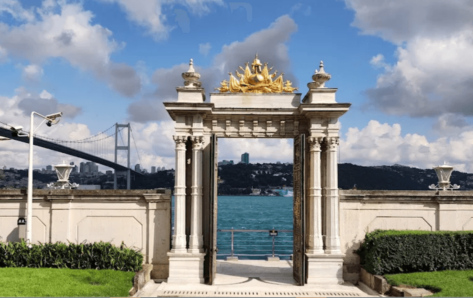 Bosporus Facade
